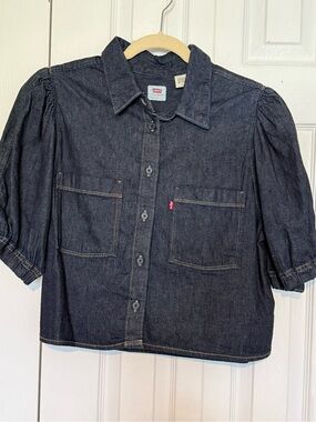 Levi's Indigo Denim Shirt with Red Logo. Puff sleeve. Crop